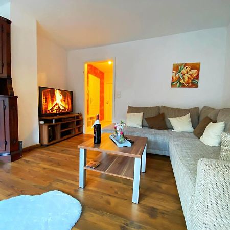 Schoene Fewo Moselblick Wlan Netflix Freizeitpark Apartamento Klotten Exterior foto