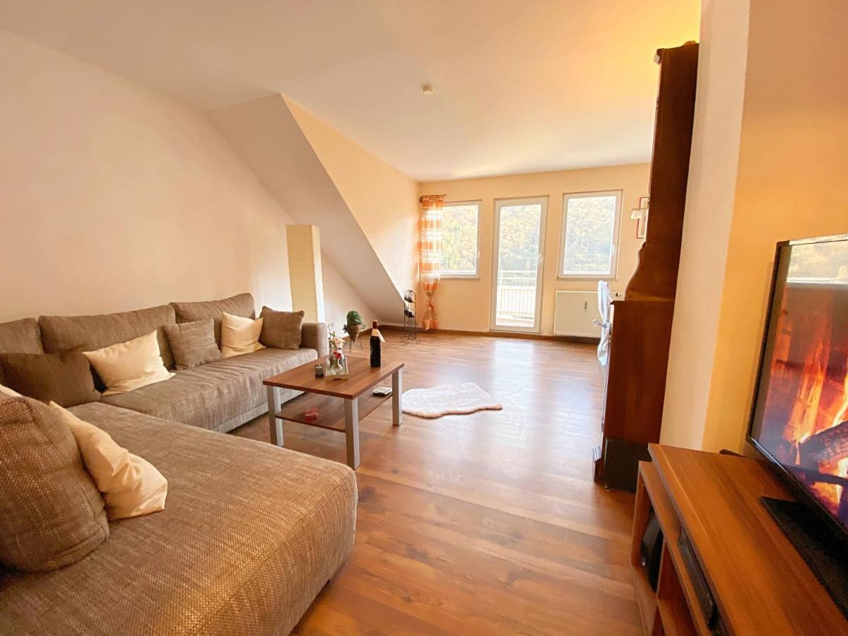 Schoene Fewo Moselblick Wlan Netflix Freizeitpark Apartamento Klotten Exterior foto