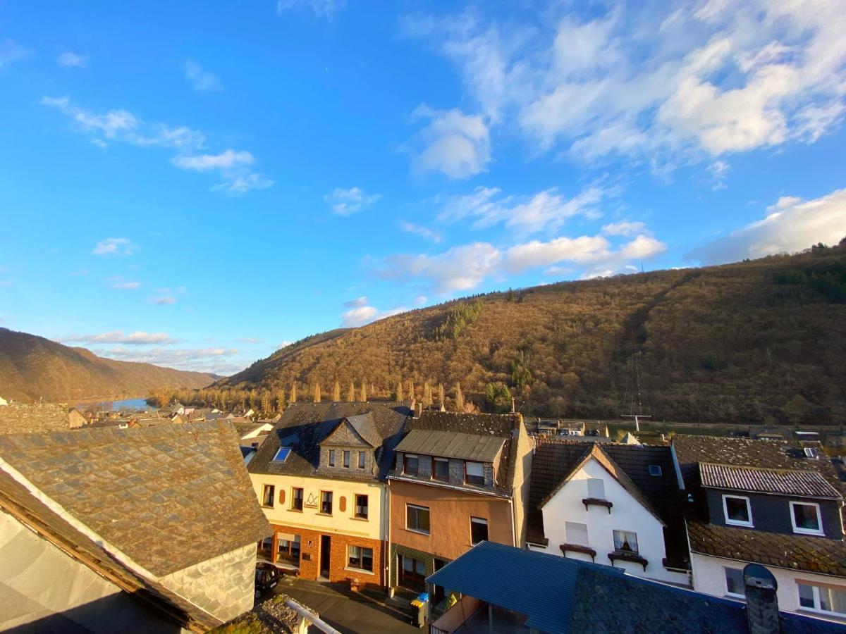 Schoene Fewo Moselblick Wlan Netflix Freizeitpark Apartamento Klotten Exterior foto